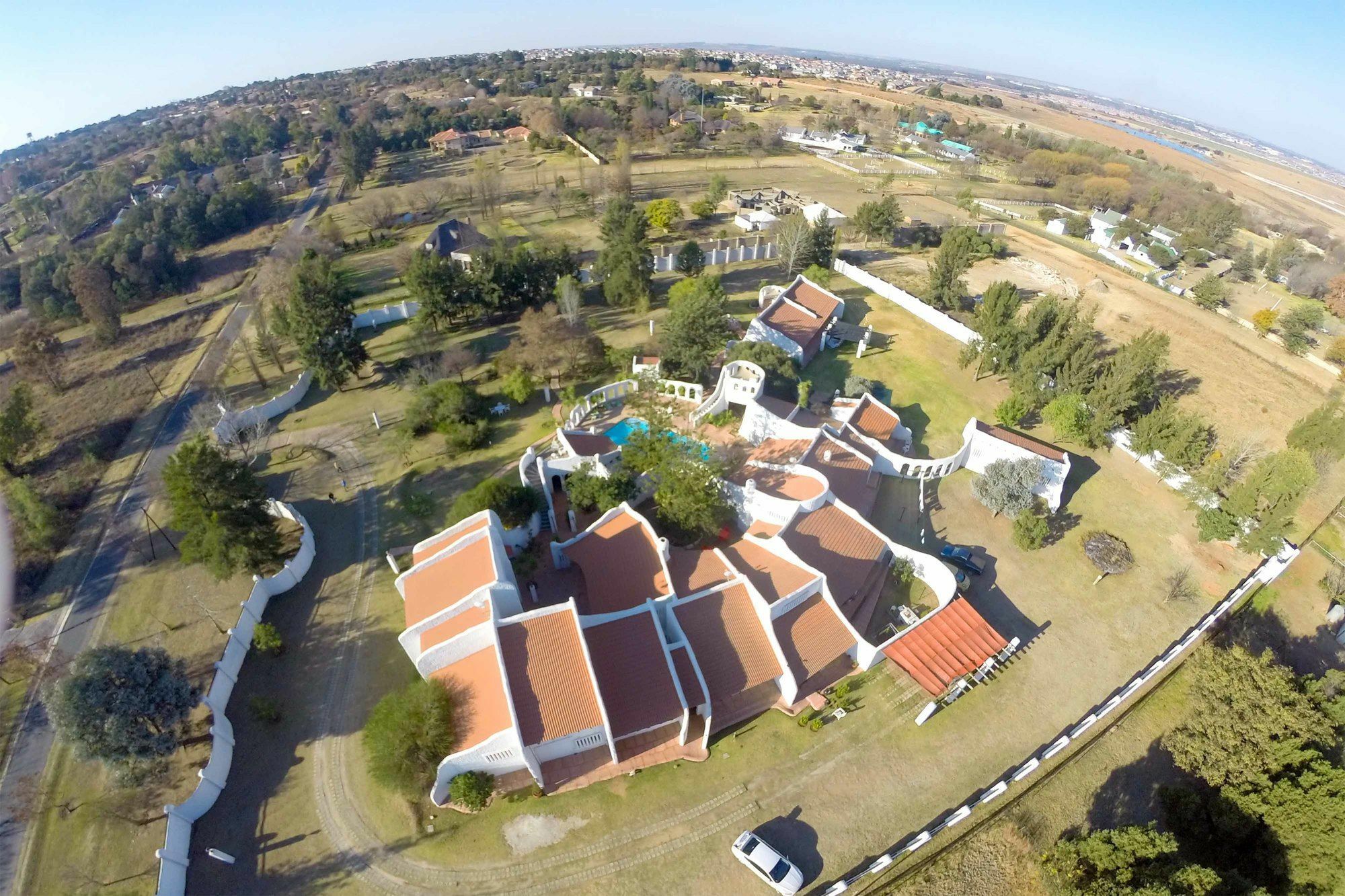 By Bush Telegraph Lodge Johannesburg Bagian luar foto